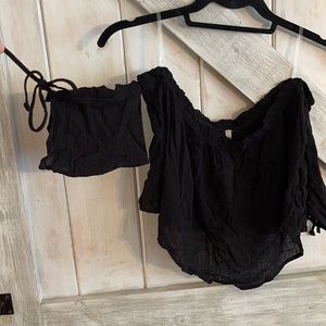 Black short crop top